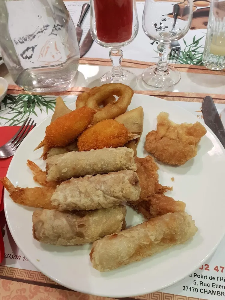 Divers Fritures Nems Beignets Aux Crevettes Beignets de Crabes Ect